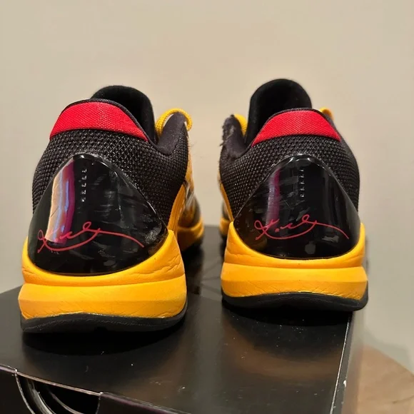 🔥🔥NIKE KOBE 5 PROTRO BRUCE LEE 🔥🔥🔥🔥🔥🔥🔥🔥🔥🔥🔥🔥🔥🔥🔥🔥🔥🔥 - Picture 3 of 6